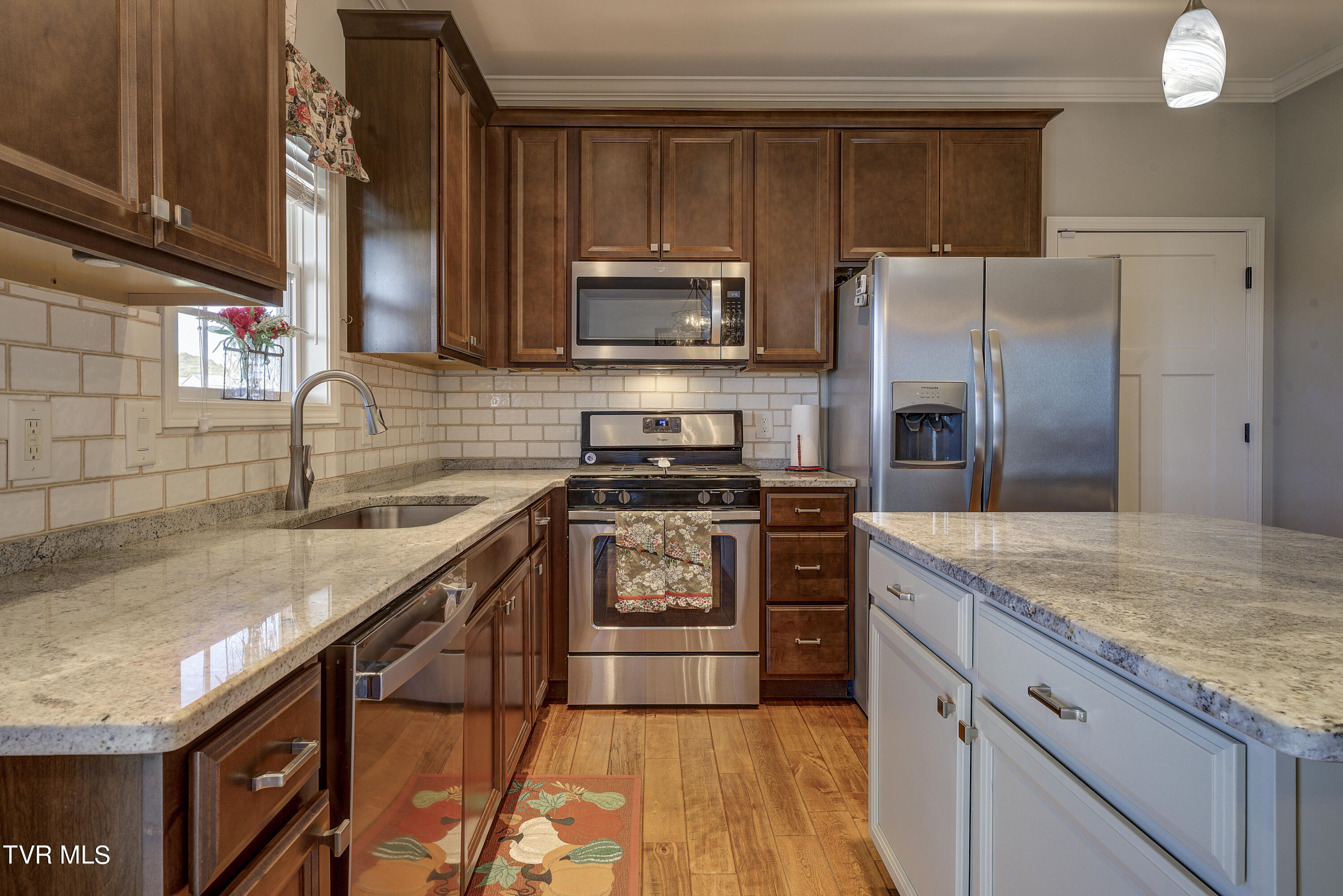 755 Hales Chapel Road Gray, TN 37615 - Photo 11 of 57 Kitchen2