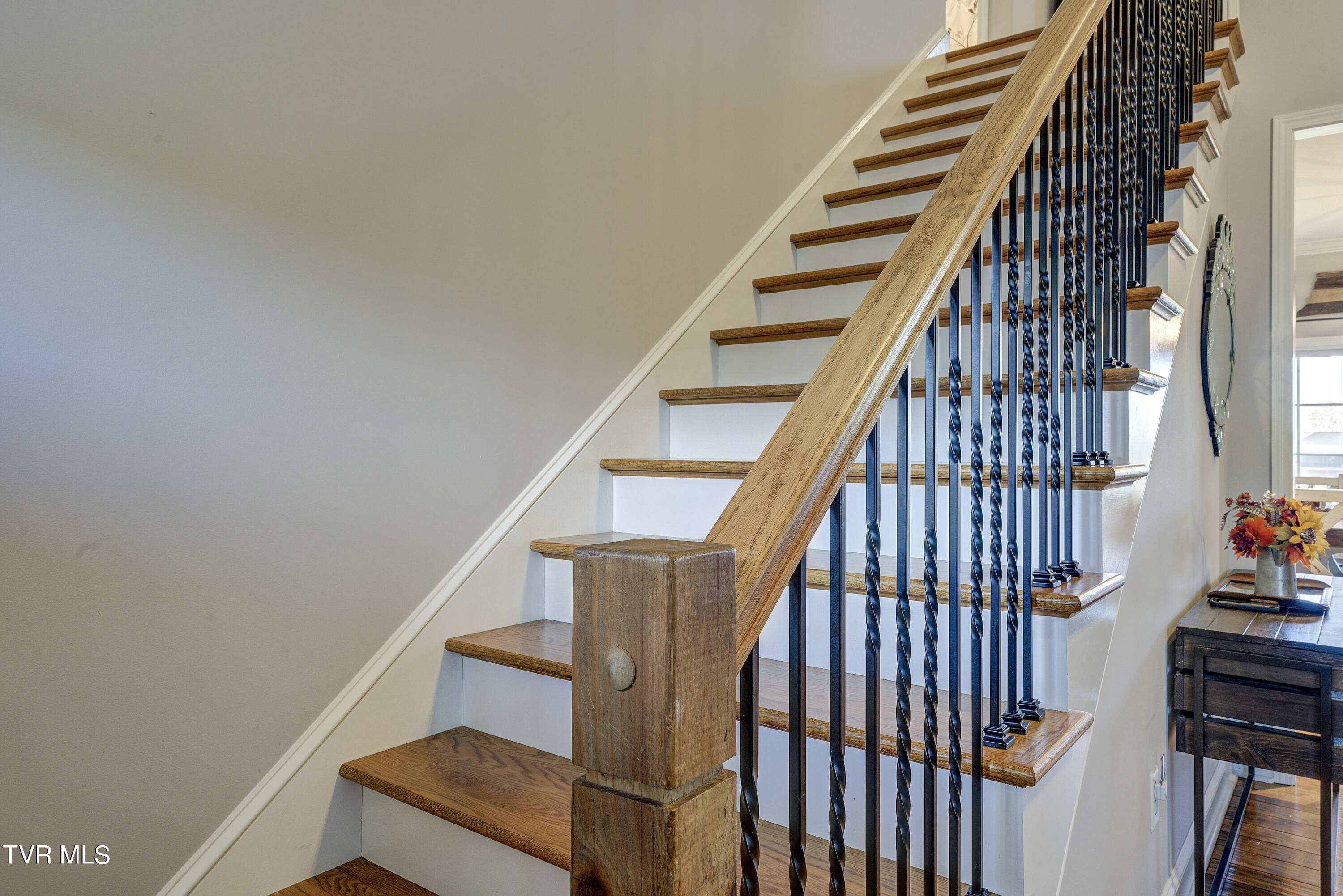 755 Hales Chapel Road Gray, TN 37615 - Photo 19 of 57 Stairs