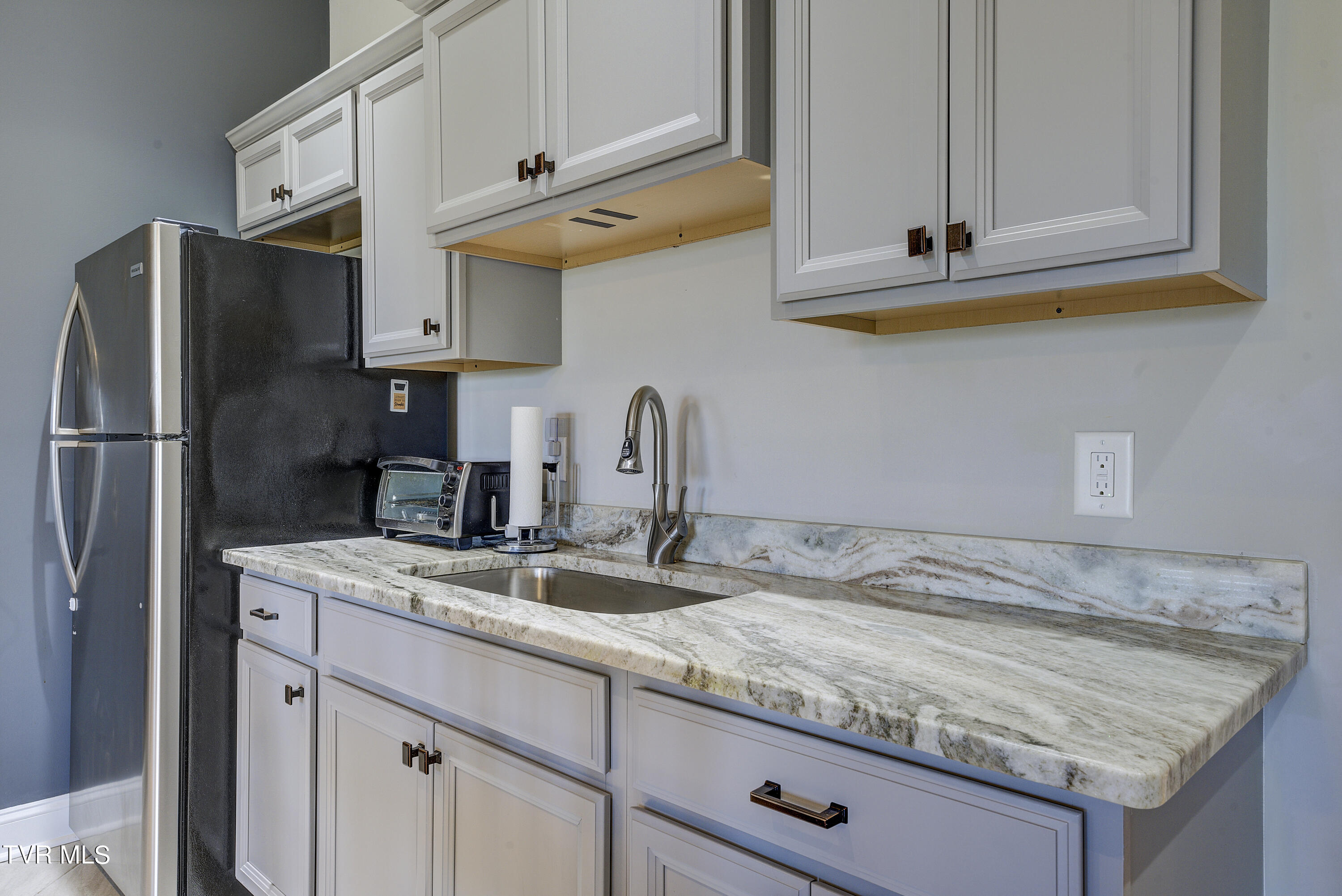 755 Hales Chapel Road Gray, TN 37615 - Photo 31 of 57 Basement Kitchenette2