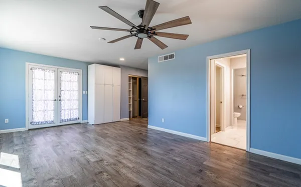$3,595 | 1914 East Beck Lane, Phoenix, AZ 85022