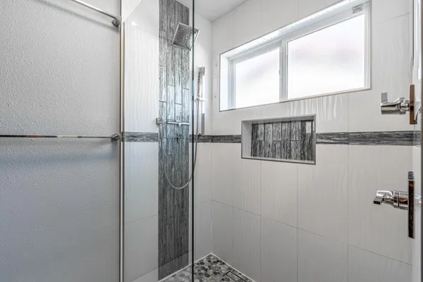 $3,595 | 1914 East Beck Lane, Phoenix, AZ 85022