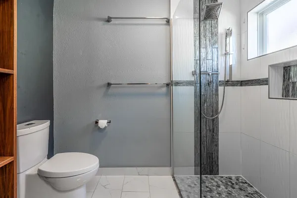 $3,595 | 1914 East Beck Lane, Phoenix, AZ 85022