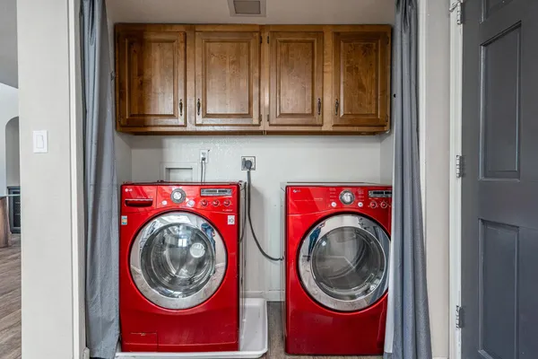 $3,595 | 1914 East Beck Lane, Phoenix, AZ 85022