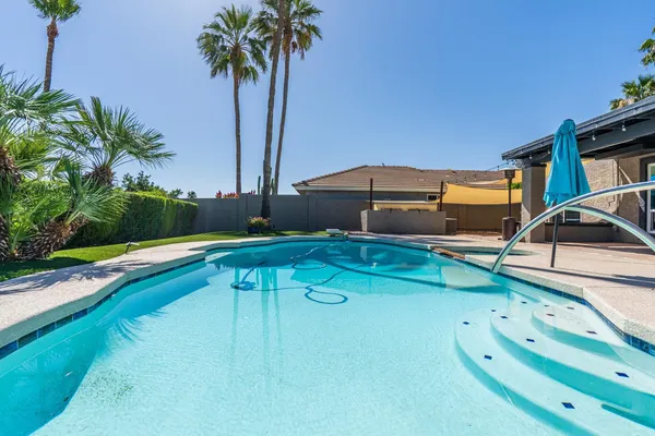 $3,595 | 1914 East Beck Lane, Phoenix, AZ 85022