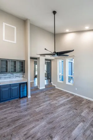 $3,595 | 1914 East Beck Lane, Phoenix, AZ 85022