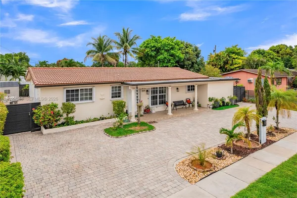 $799,999 | 884 West 72nd Place, Hialeah, FL 33014