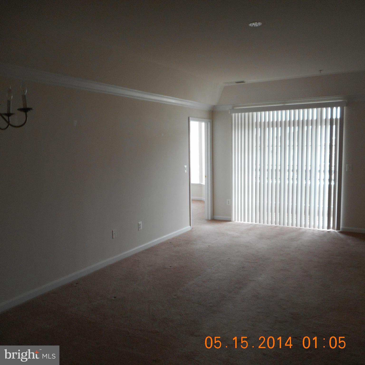 7305 Maplecrest Road, Unit 408 Elkridge, MD 21075 - Photo 5 of 11 Living Room
