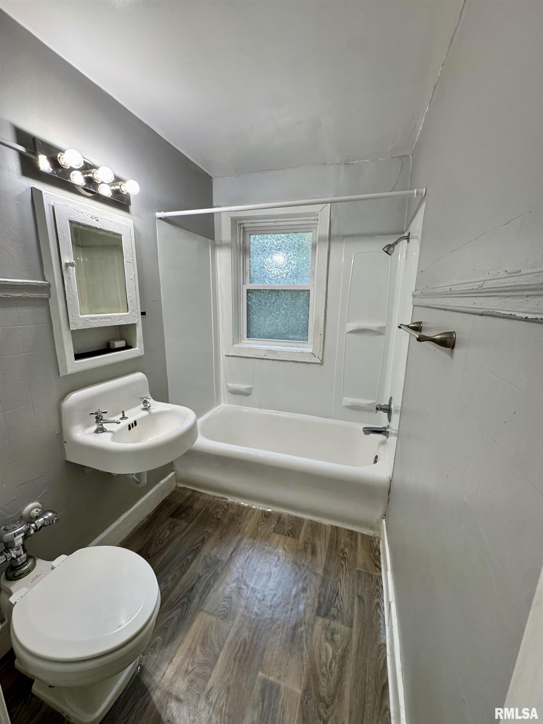 2028 7th Avenue, Unit E3 Moline, IL 61265 - Photo 8 of 8