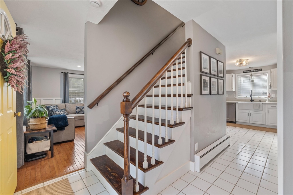 19 Fernwood Drive Rutland, MA 01543 - Photo 2 of 37