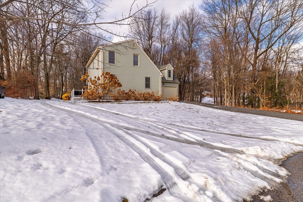 19 Fernwood Drive Rutland, MA 01543 - Photo 32 of 37