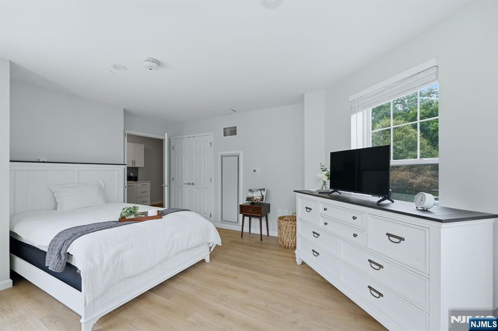 567-571 Paramus Road Paramus, NJ 07652 - Photo 5 of 14 Gallery Image 5