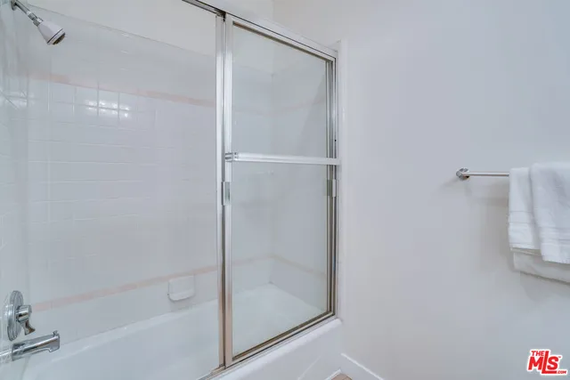 $724,500 | 10824 Bloomfield Street, Unit 208, Toluca Lake, CA 91602