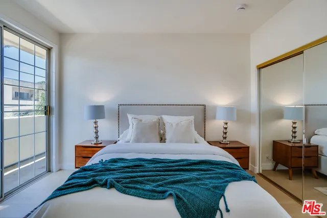 $724,500 | 10824 Bloomfield Street, Unit 208, Toluca Lake, CA 91602