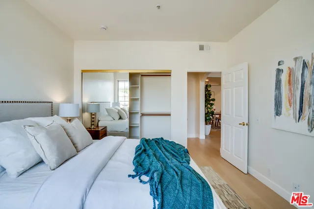 $724,500 | 10824 Bloomfield Street, Unit 208, Toluca Lake, CA 91602