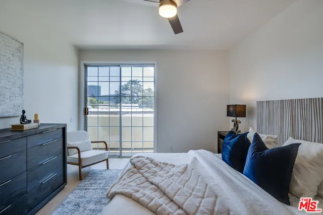 $724,500 | 10824 Bloomfield Street, Unit 208, Toluca Lake, CA 91602