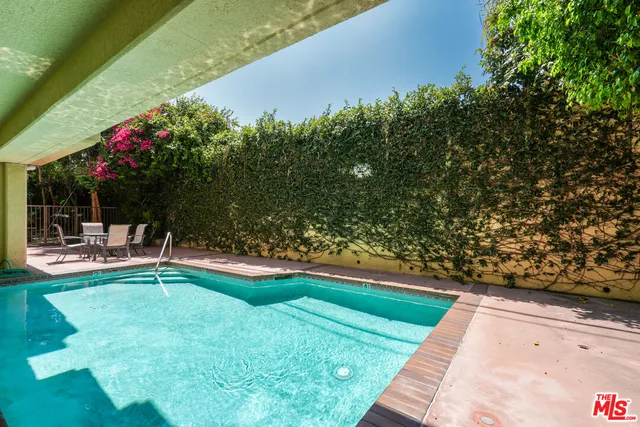 $724,500 | 10824 Bloomfield Street, Unit 208, Toluca Lake, CA 91602