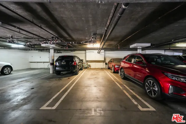 $724,500 | 10824 Bloomfield Street, Unit 208, Toluca Lake, CA 91602