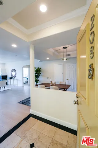 $724,500 | 10824 Bloomfield Street, Unit 208, Toluca Lake, CA 91602