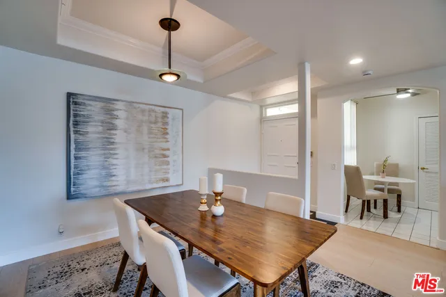 $724,500 | 10824 Bloomfield Street, Unit 208, Toluca Lake, CA 91602