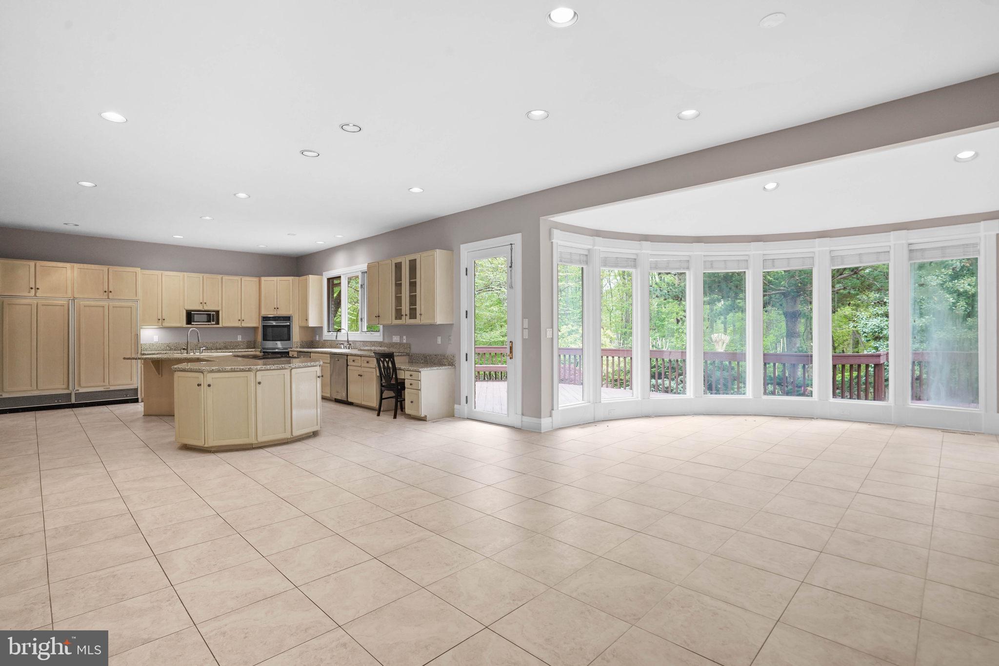 9708 Kendale Road Potomac, MD 20854 - Photo 17 of 47 Eat-in Kitchen