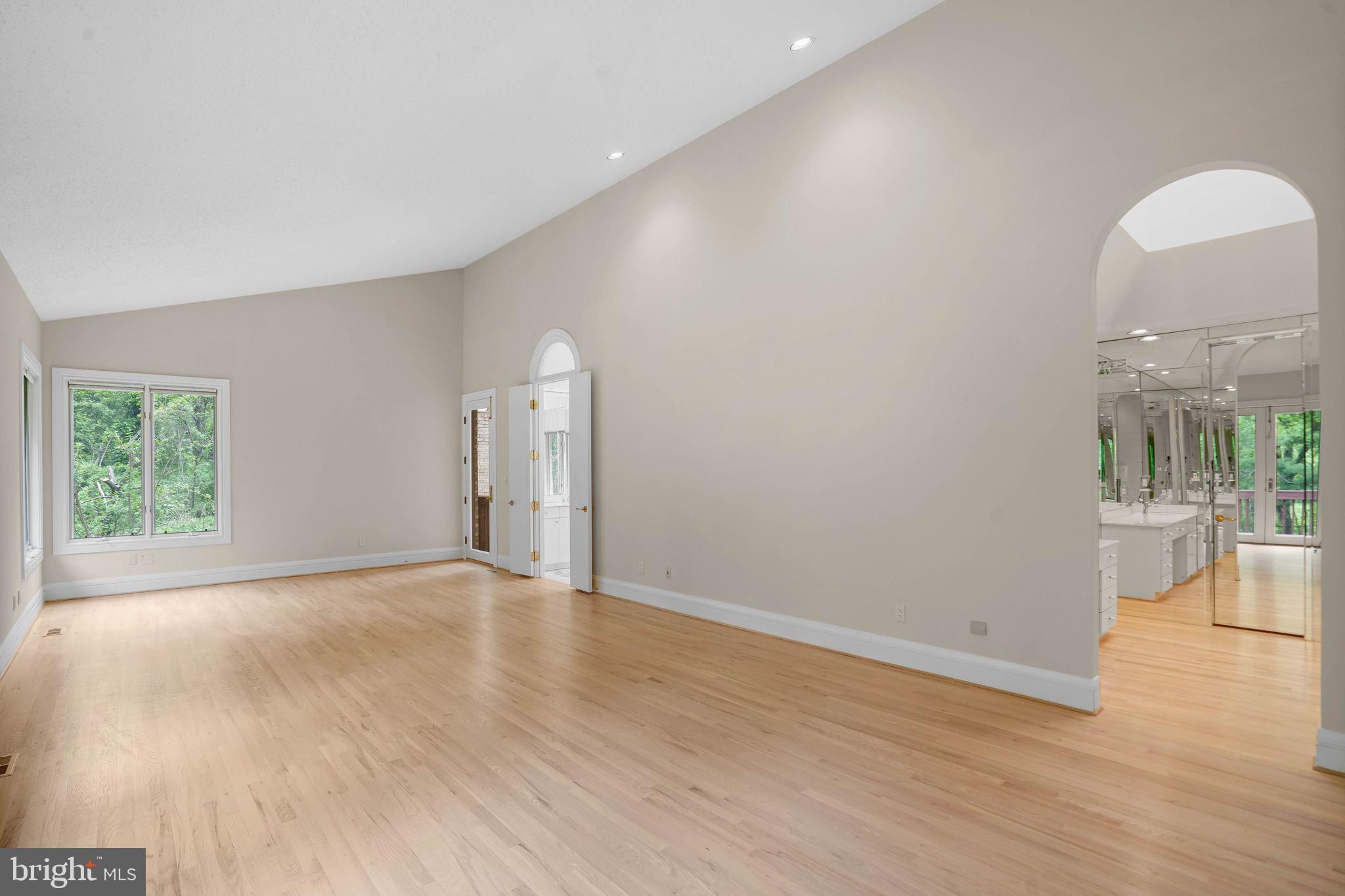 9708 Kendale Road Potomac, MD 20854 - Photo 20 of 47 Primary Bedroom
