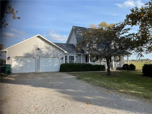$350,000 | 308 South 160th Street, Girard, KS 66743