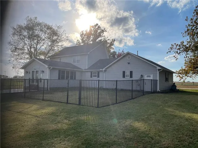 $350,000 | 308 South 160th Street, Girard, KS 66743