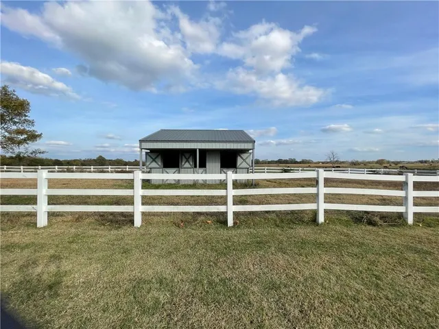 $350,000 | 308 South 160th Street, Girard, KS 66743