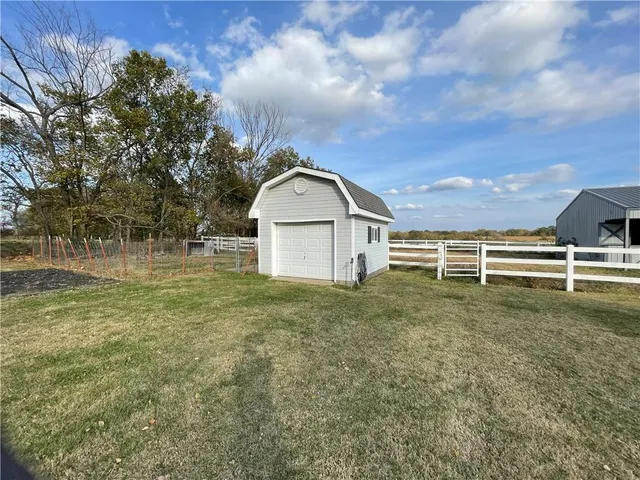$350,000 | 308 South 160th Street, Girard, KS 66743