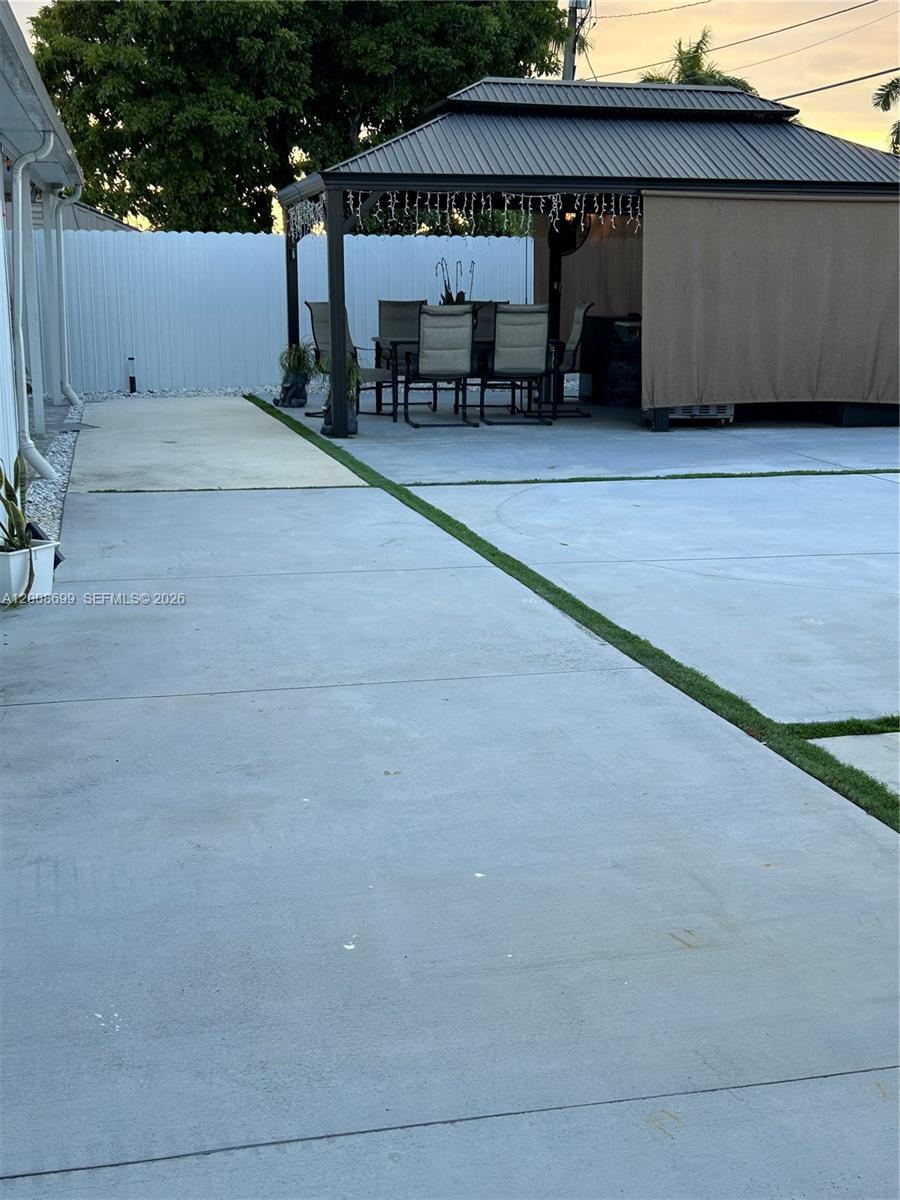 367 West 33rd Street Hialeah, FL 33012 - Photo 11 of 20
