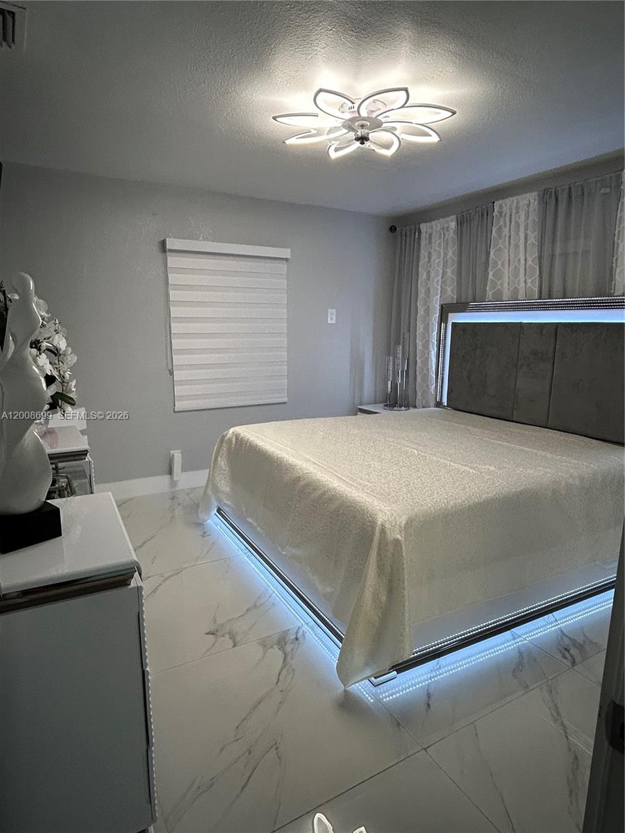 367 West 33rd Street Hialeah, FL 33012 - Photo 17 of 20
