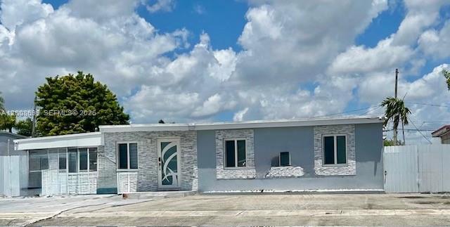 367 West 33rd Street Hialeah, FL 33012 - Photo 2 of 20