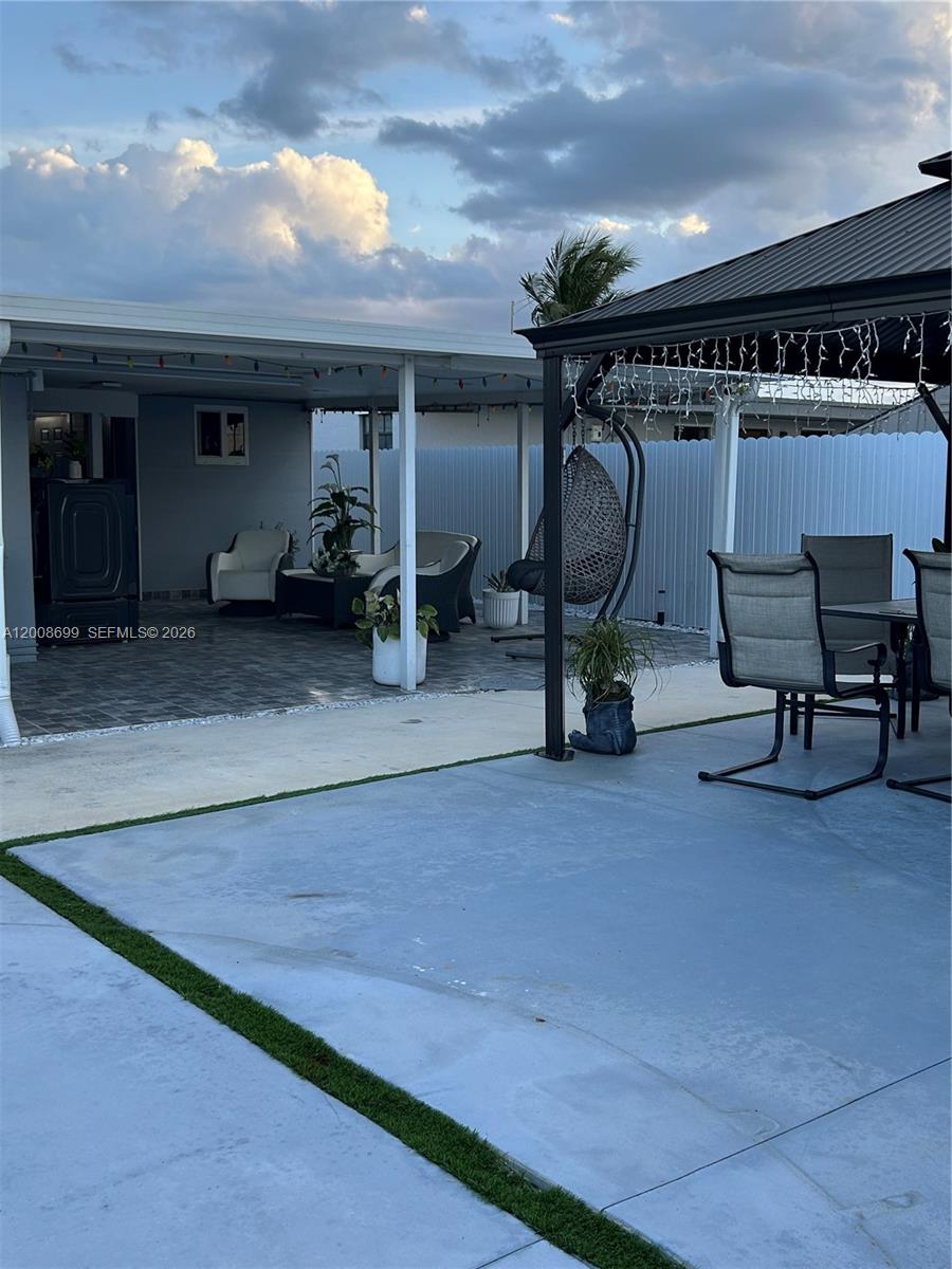 367 West 33rd Street Hialeah, FL 33012 - Photo 10 of 20
