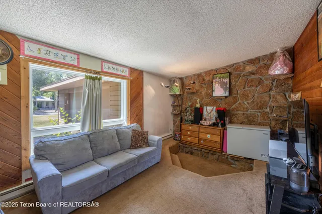 $1,495,000 | 1275 West Bull Rake Drive, Jackson, WY 83001