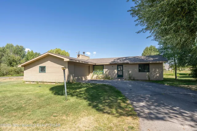 $1,495,000 | 1275 West Bull Rake Drive, Jackson, WY 83001
