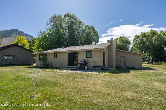 $1,495,000 | 1275 West Bull Rake Drive, Jackson, WY 83001