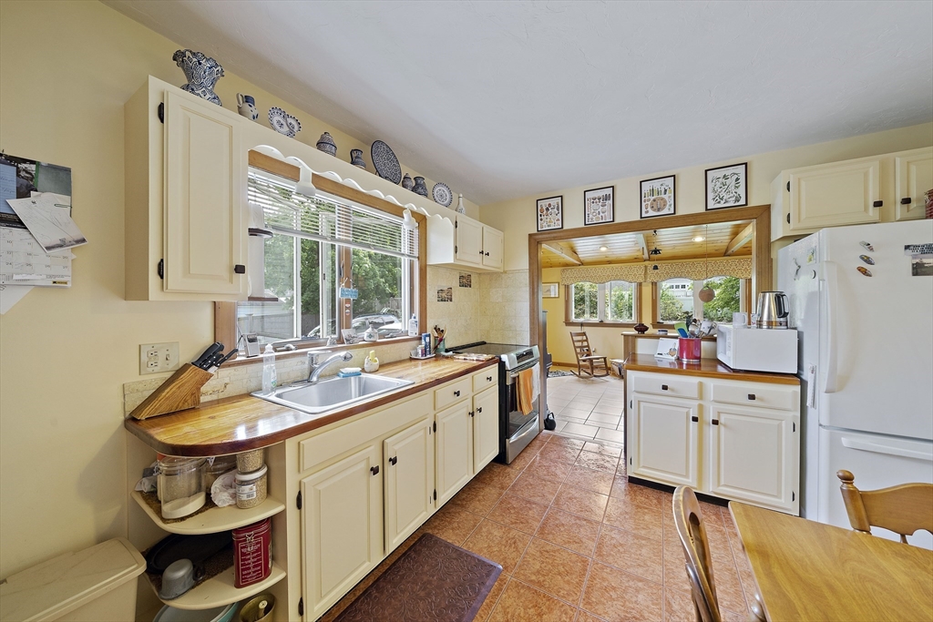 10 Waldron Road Braintree, MA 02184 - Photo 13 of 41