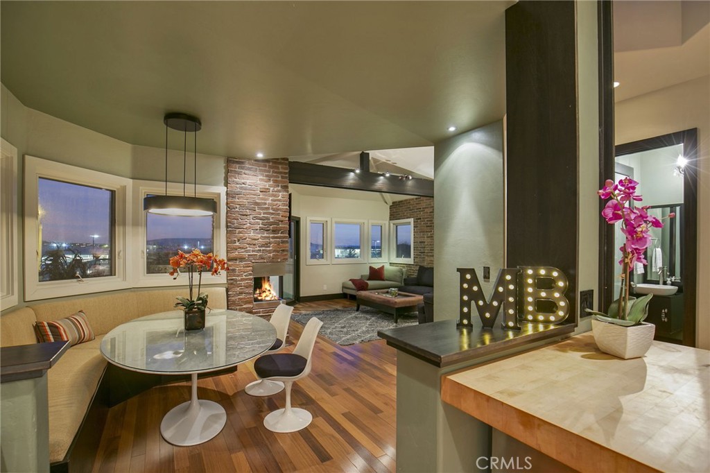 405 15th Street Manhattan Beach, CA 90266 - Photo 7 of 28