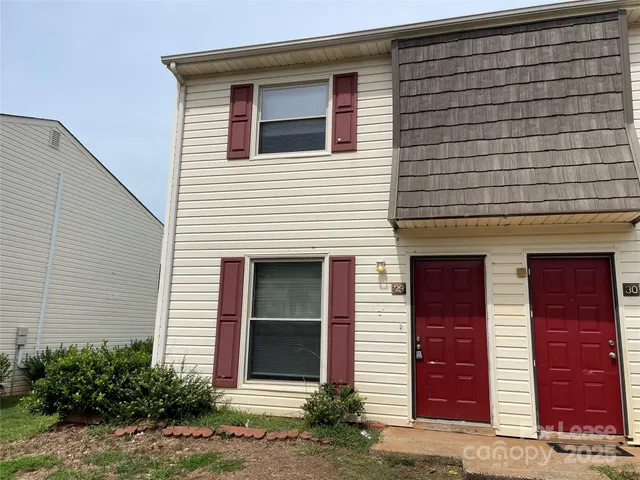 $1,325 | 7906 Oak Meadow Court, Charlotte, NC 28210