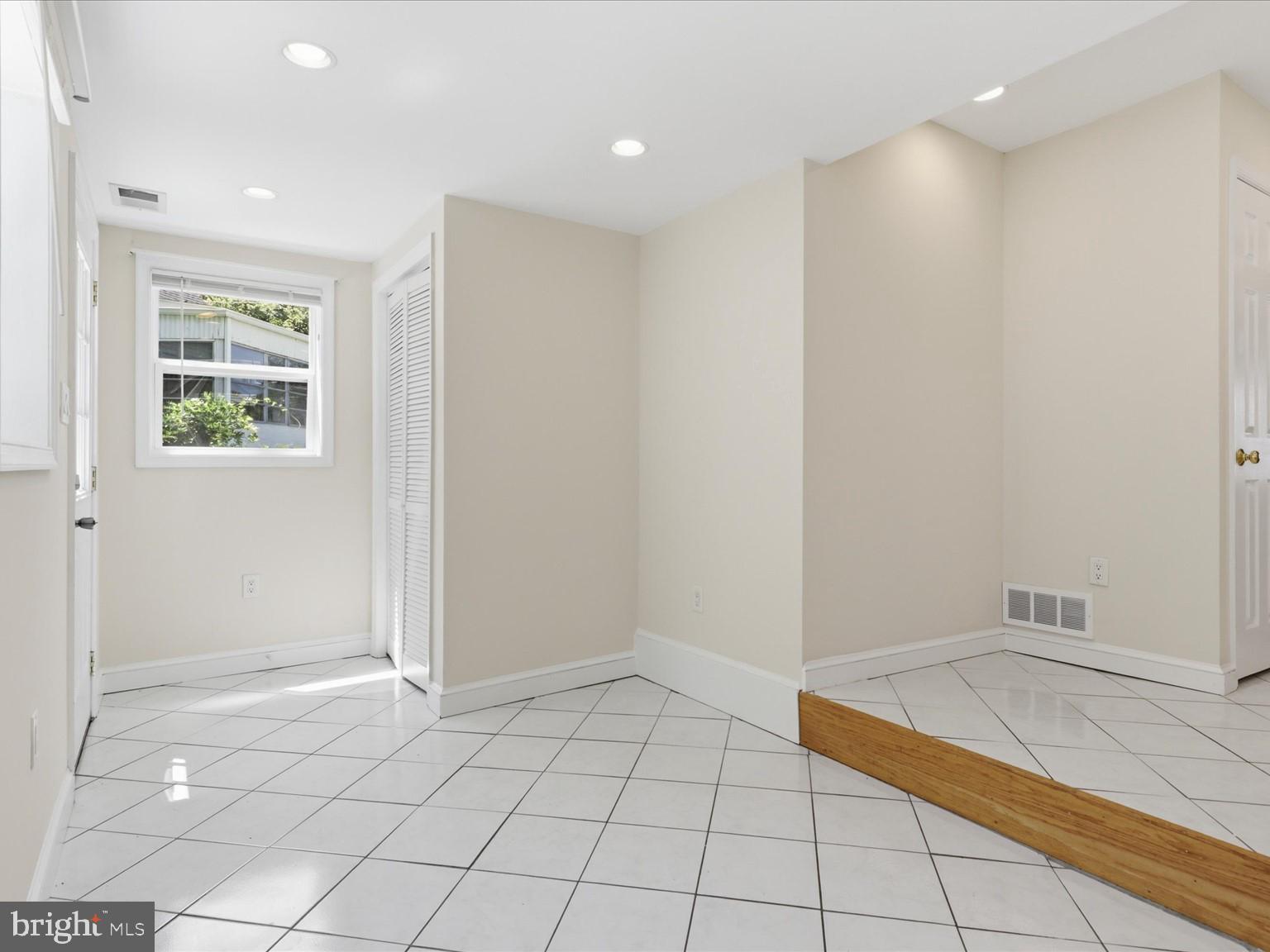 6003 Rixey Drive Alexandria, VA 22303 - Photo 15 of 37 Kitchen entrance area