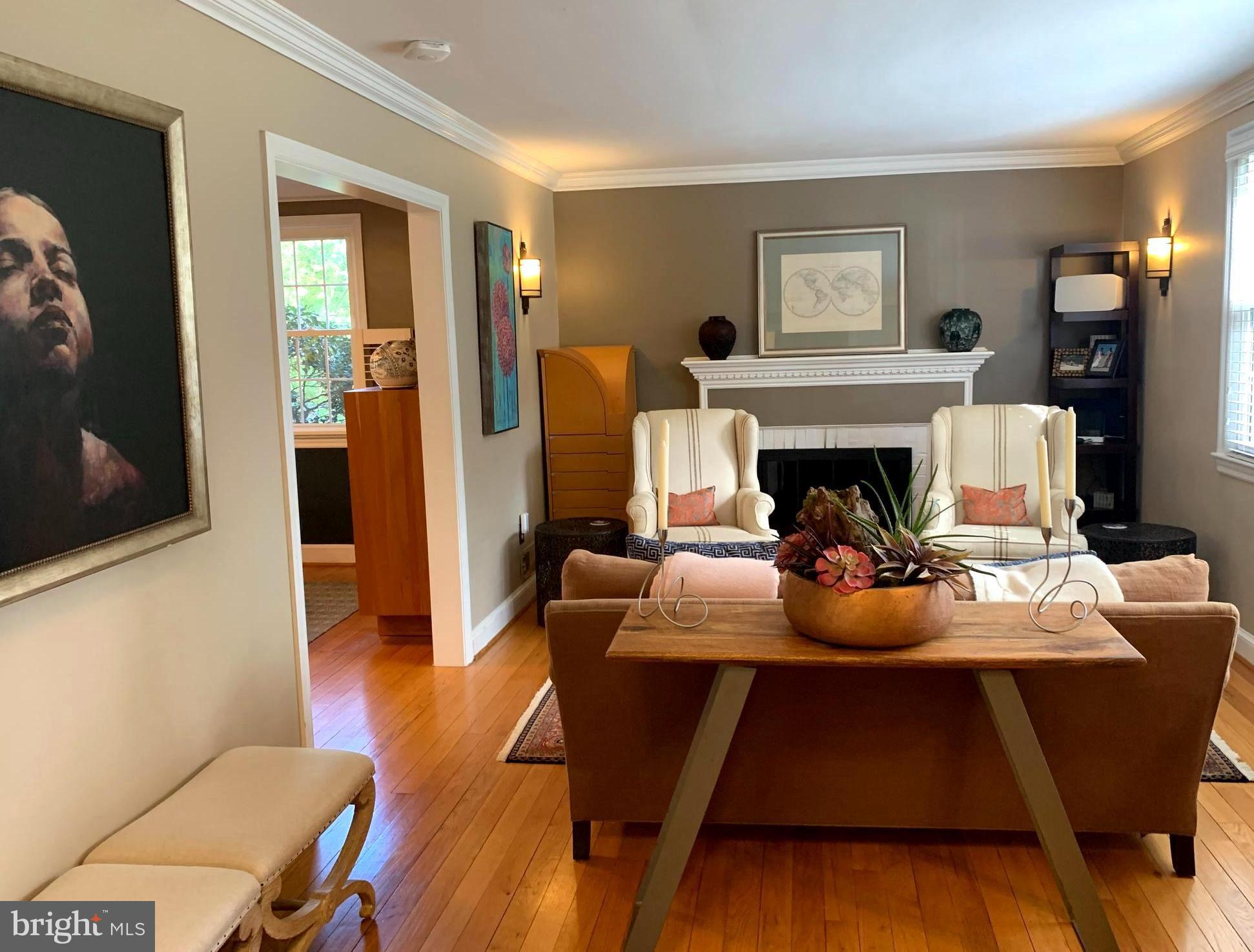 1705 Noyes Lane Silver Spring, MD 20910 - Photo 17 of 43 LIVING ROOM
