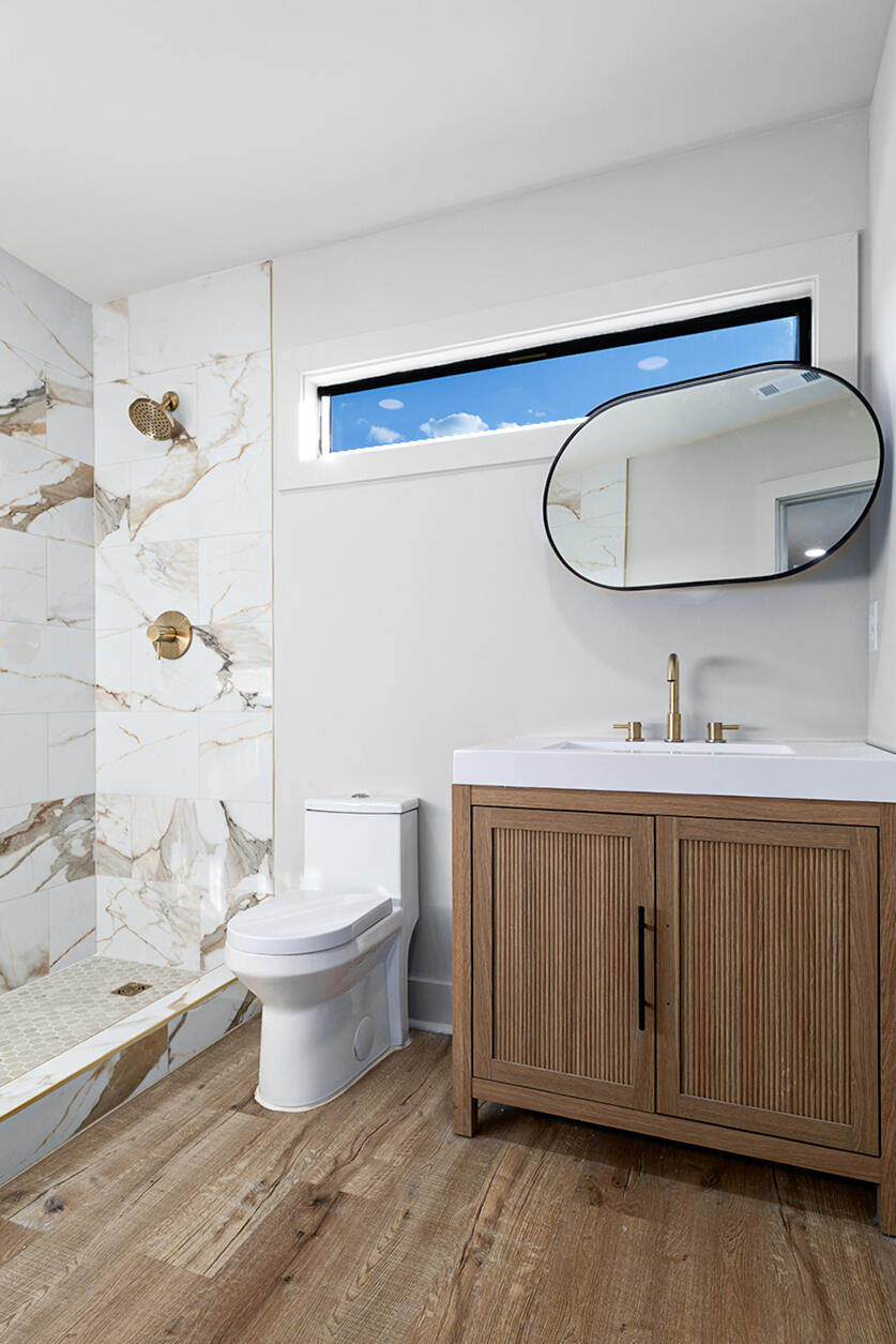 2001 Jackson Street Chattanooga, TN 37404 - Photo 16 of 22 Primary Bathroom