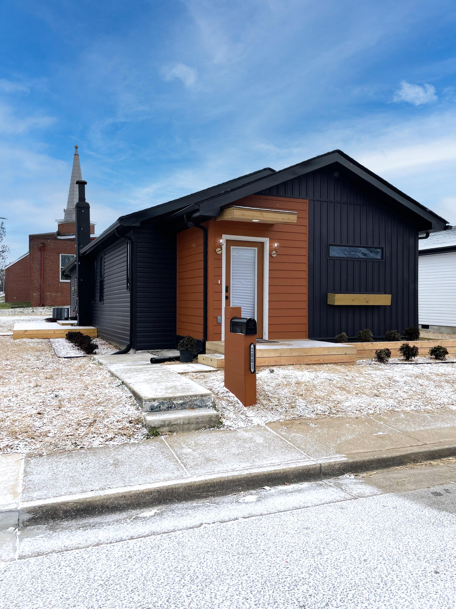 2001 Jackson Street Chattanooga, TN 37404 - Photo 3 of 22 Exterior Front