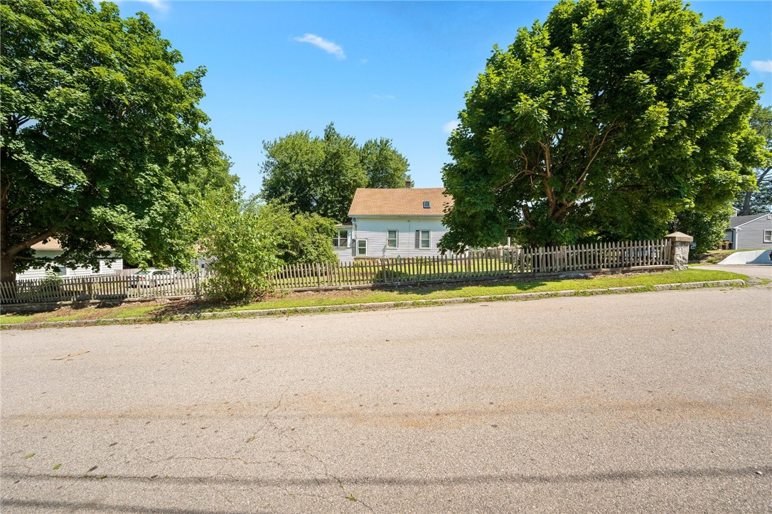 323 Maple Street Woonsocket, RI 02895 - Photo 30 of 40