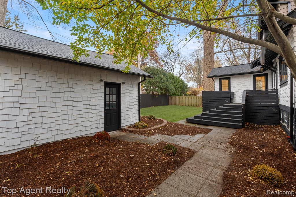 784 Barrington Road Grosse Pointe, MI 48230 - Photo 45 of 55