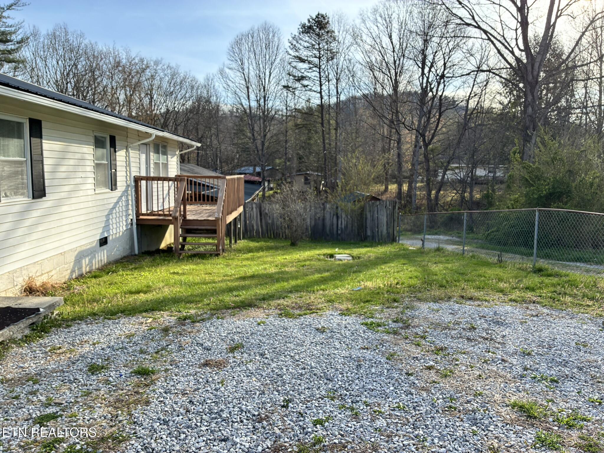 158 Reed Lane Pioneer, TN 37847 - Photo 5 of 46 IMG_6658