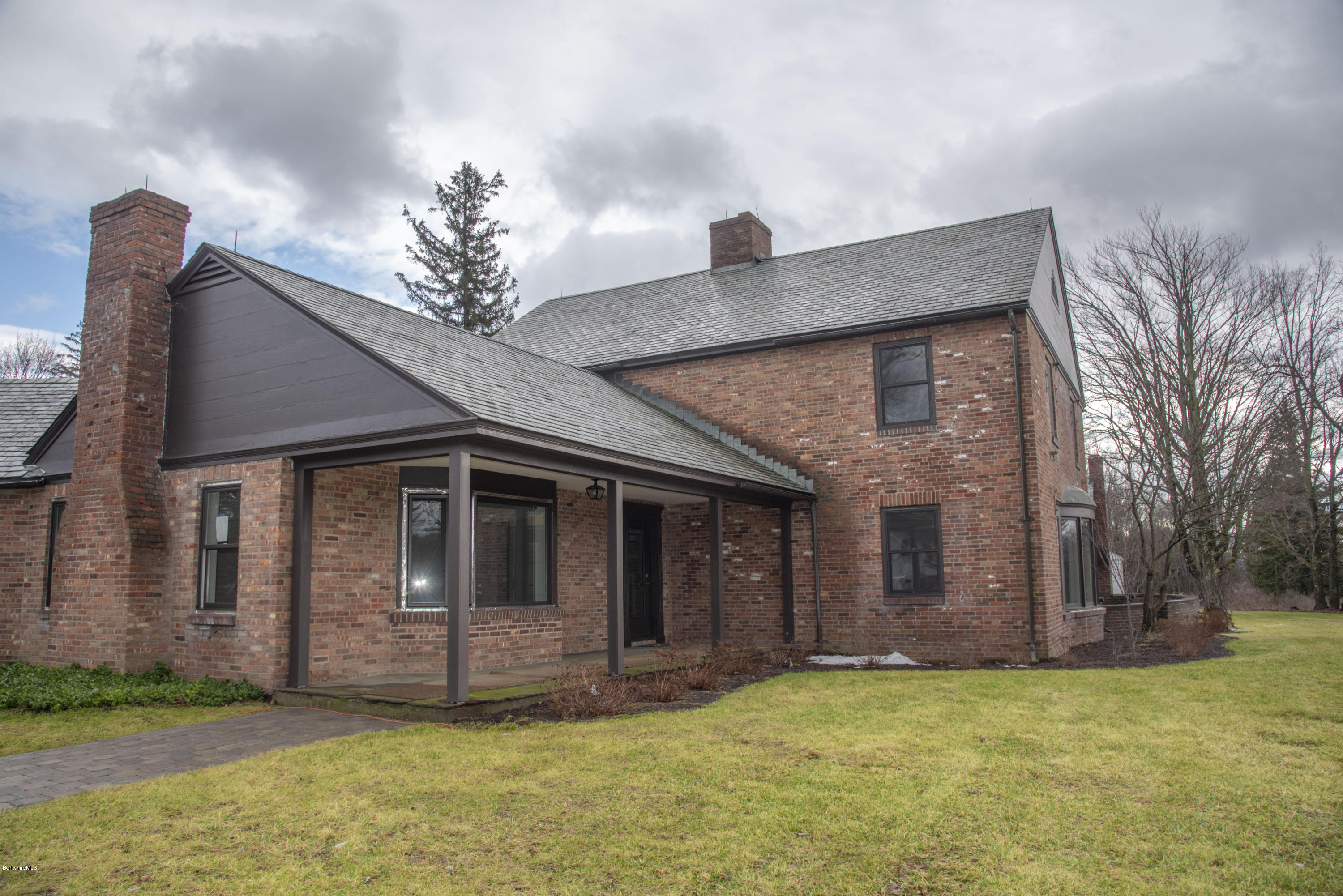 22 Prospect Hill Road Stockbridge, MA 01262 - Photo 5 of 78 Main entrance