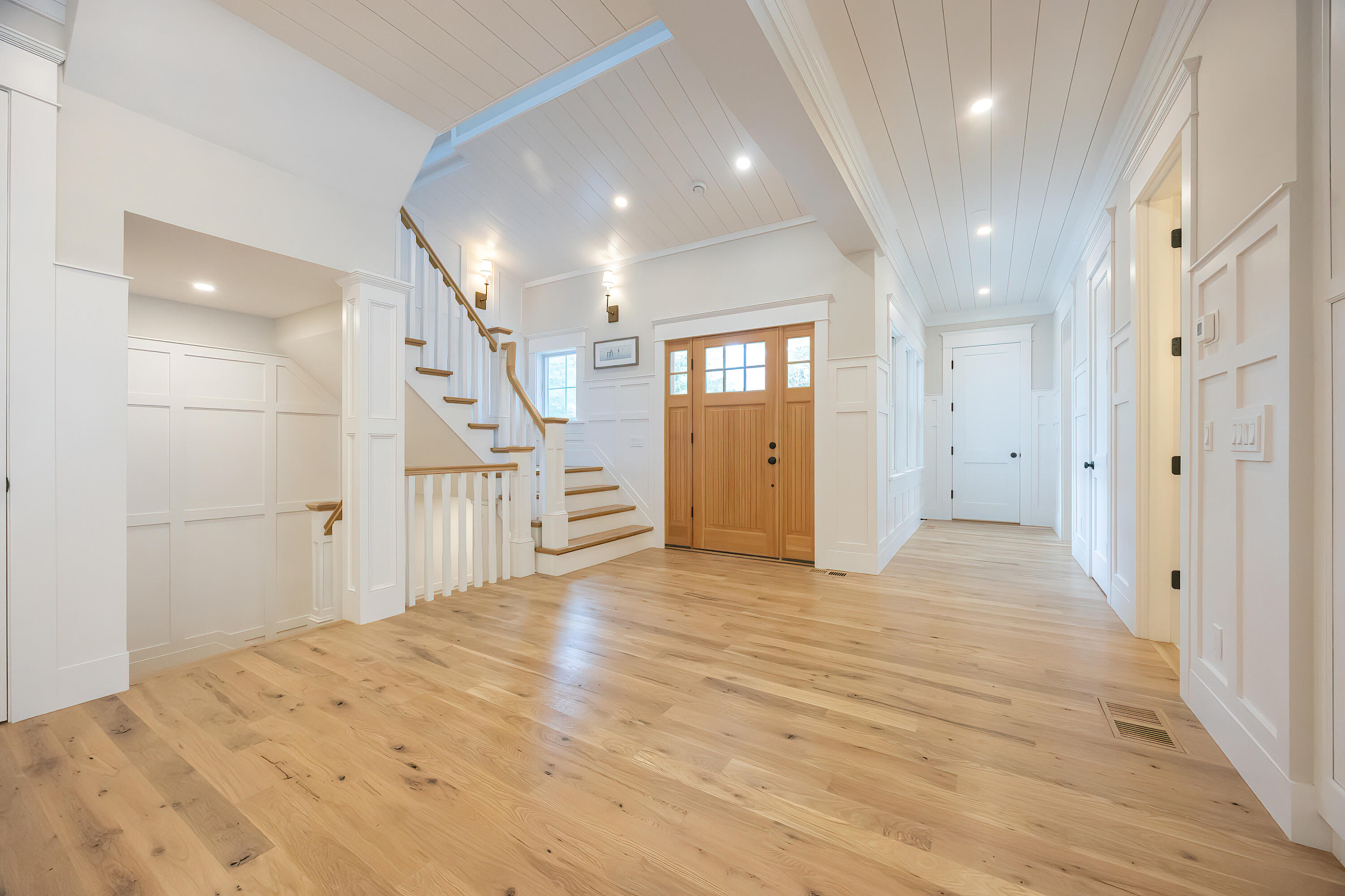28 Quaker Run Road Mashpee, MA 02649 - Photo 2 of 49 Foryer