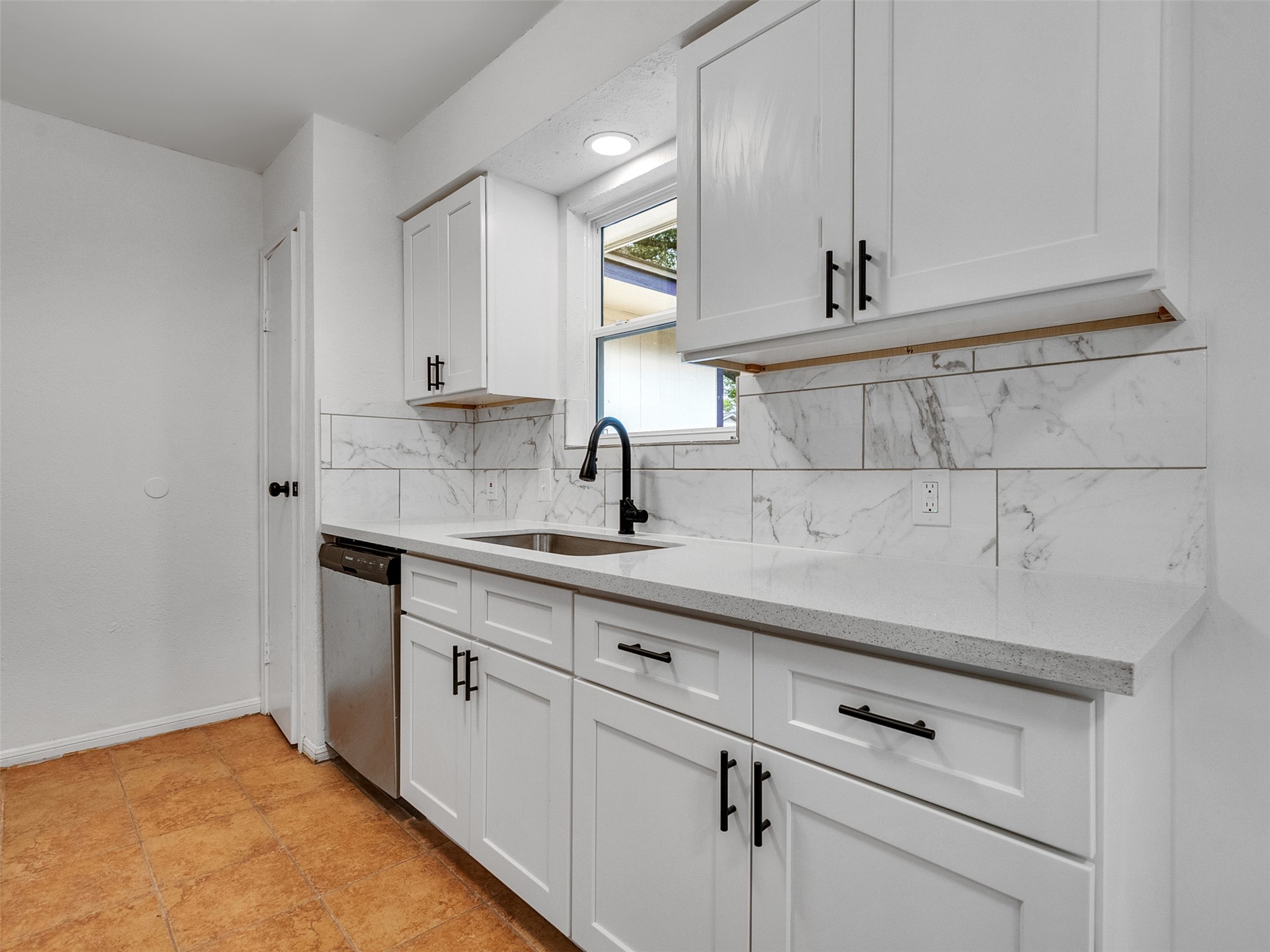 3915 Brumbelow Street Rosenberg, TX 77471 - Photo 5 of 25 Brand New kitchen