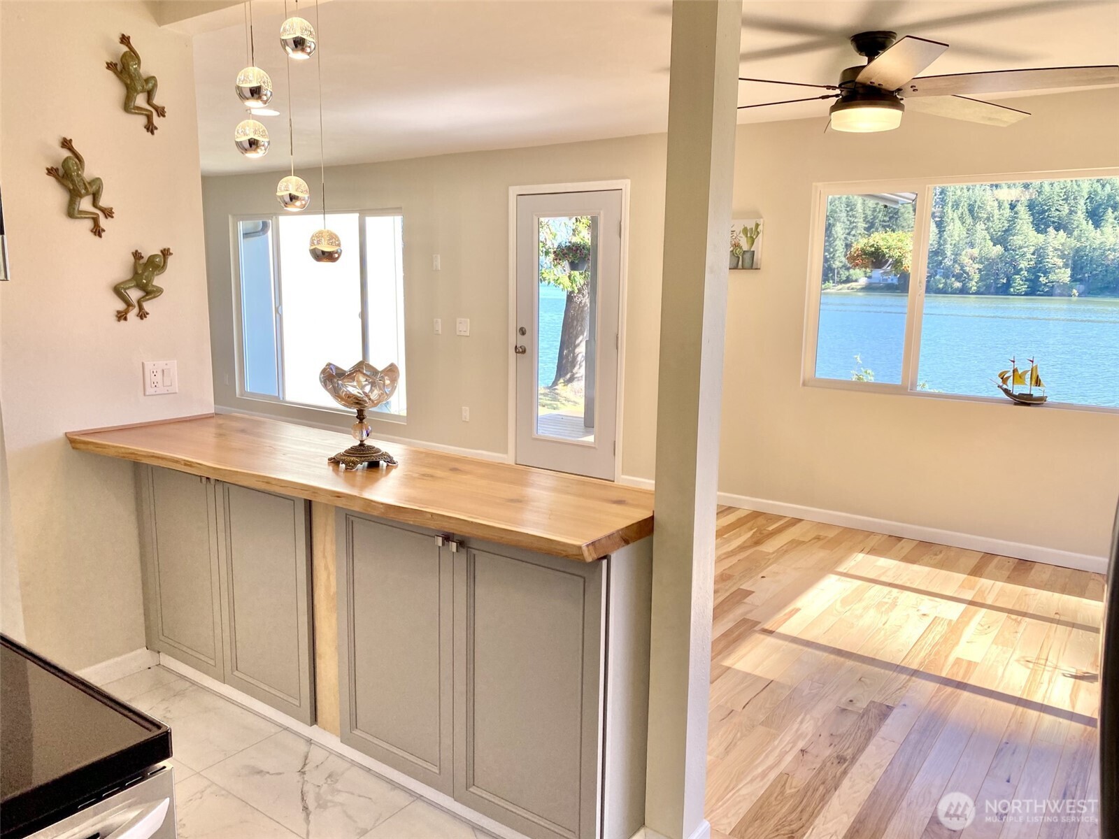 1304 Madrona Beach Road Northwest Olympia, WA 98502 - Photo 7 of 40